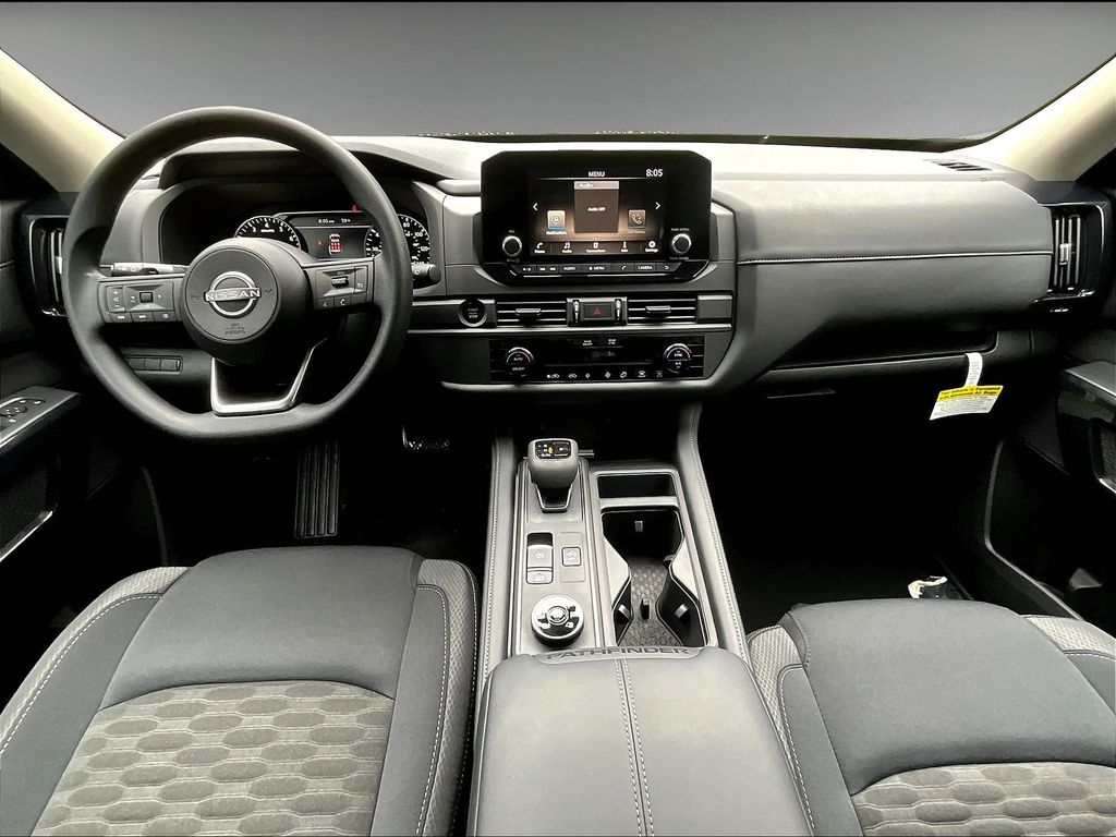 2025 Nissan Pathfinder S photo 3