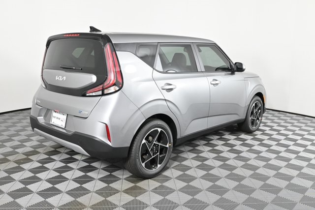 2025 Kia Soul EX photo 2