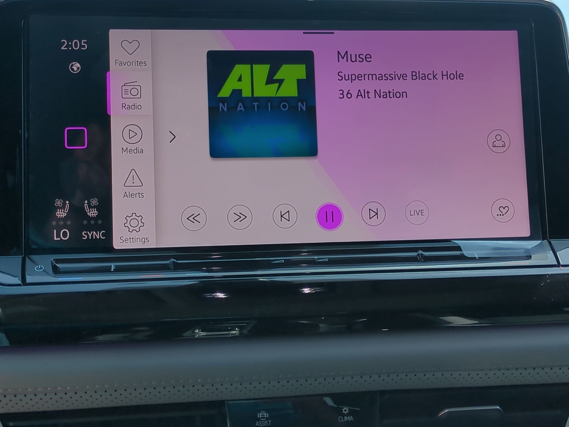 2025 Volkswagen Atlas Peak Edition SE photo 10