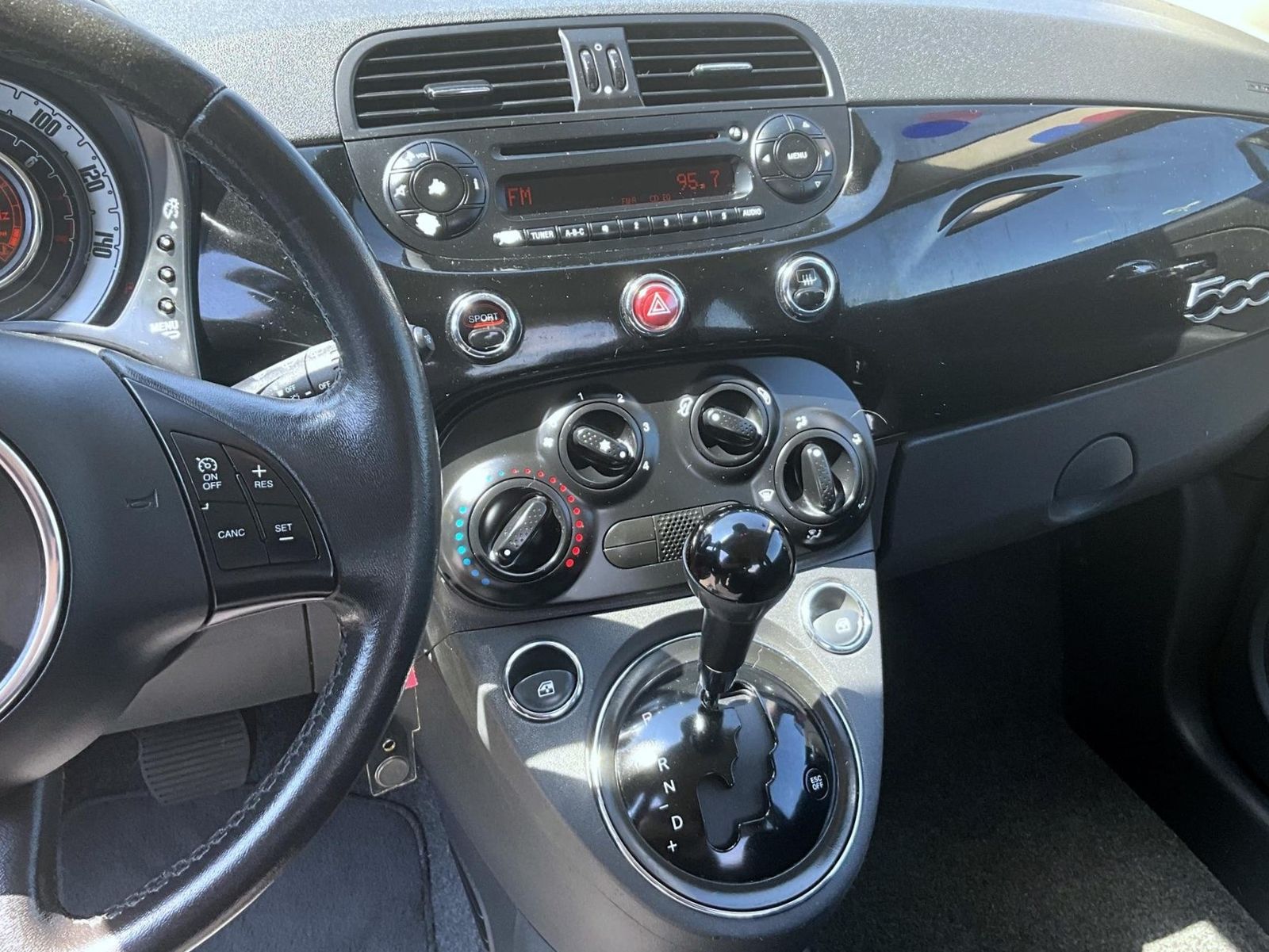 2015 Fiat 500 Pop photo 12