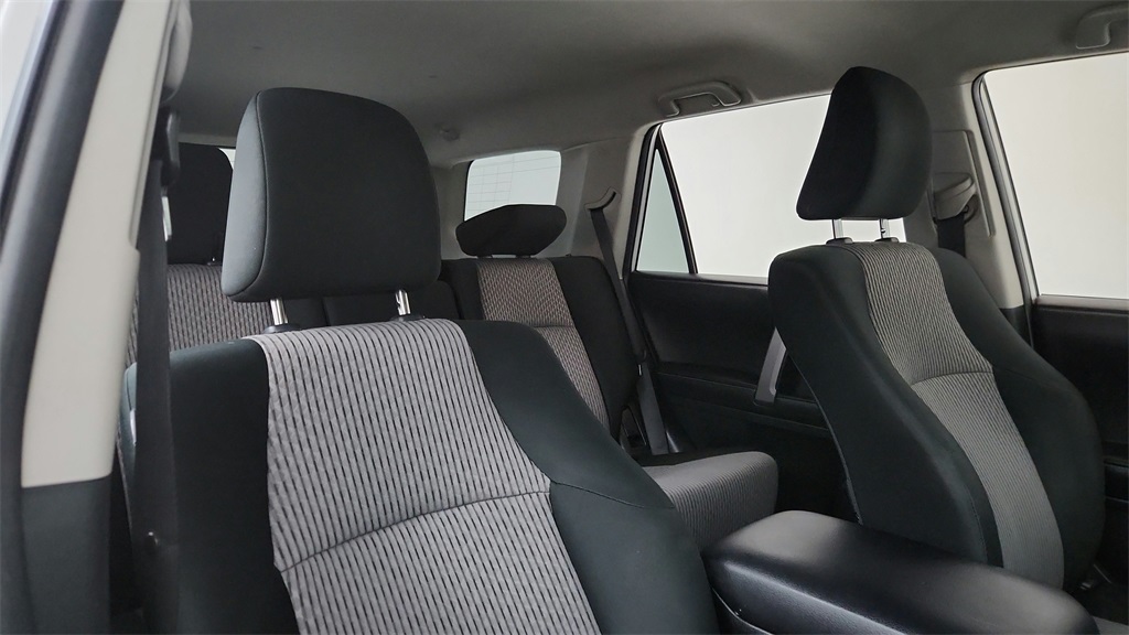 2019 Toyota 4Runner SR5 photo 10