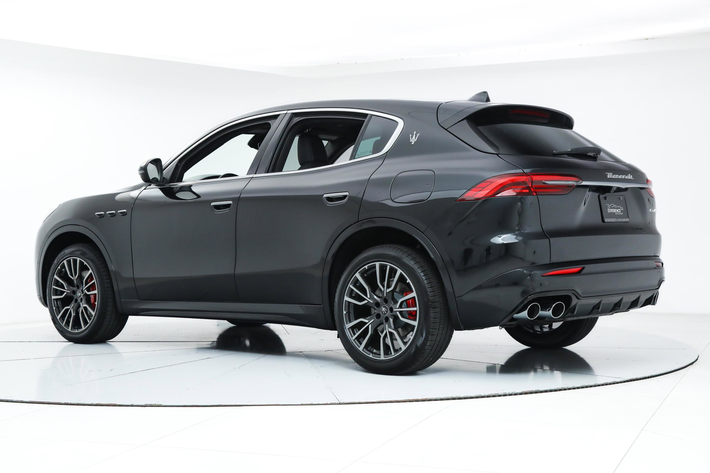 2025 Maserati Grecale photo 3