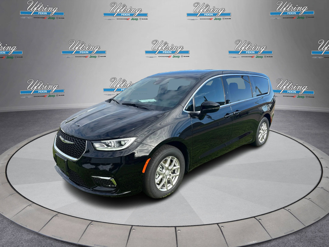 2026 Chrysler Pacifica photo 6