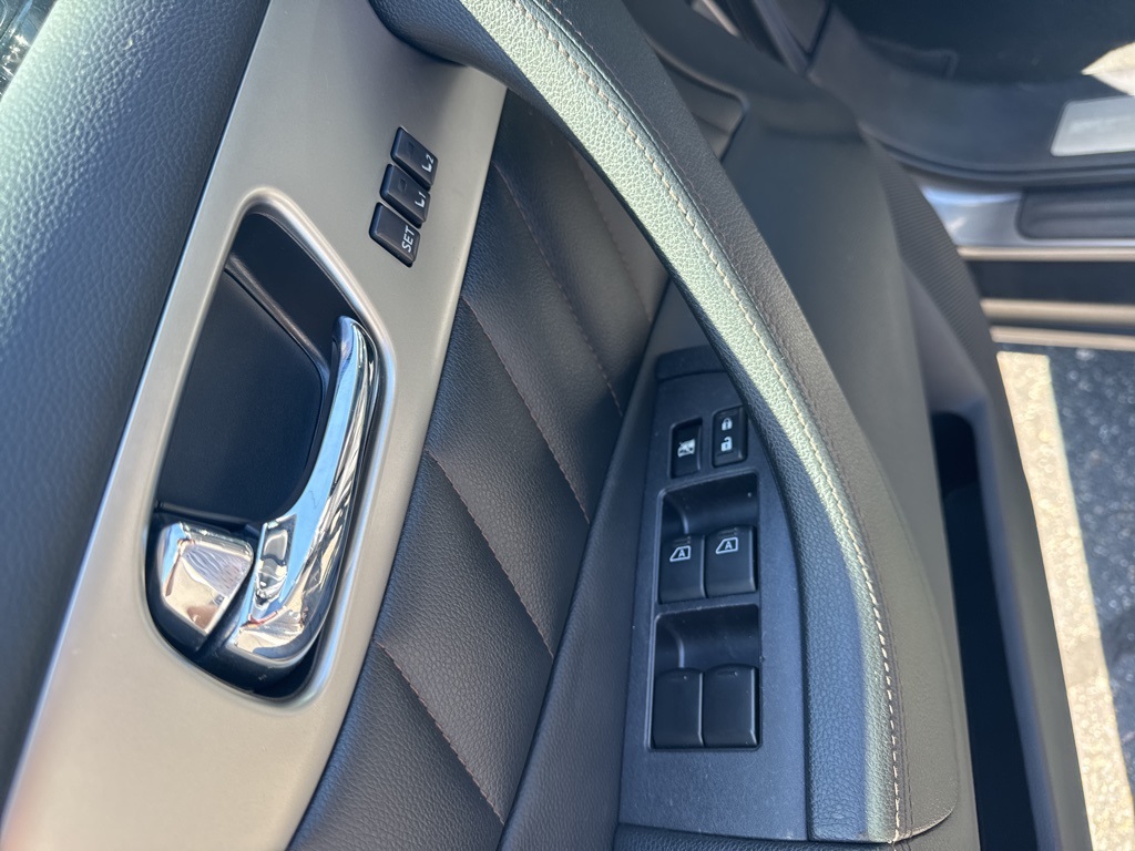 2013 Infiniti FX37 Base photo 13