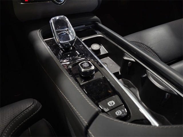 2025 Volvo XC90 photo 17