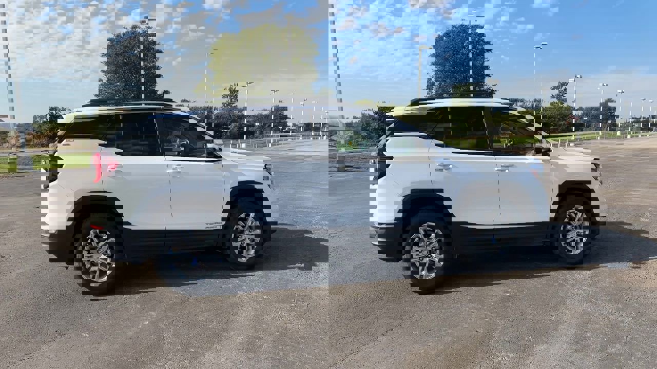 2023 Gmc Terrain SLE photo 9