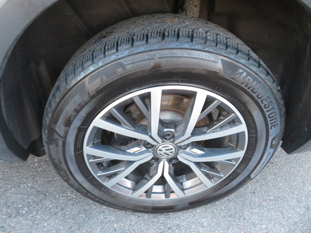 2020 Volkswagen Tiguan SEL photo 34