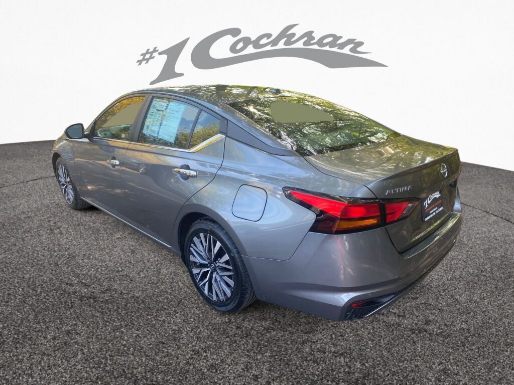2023 Nissan Altima 2.5 SV photo 5