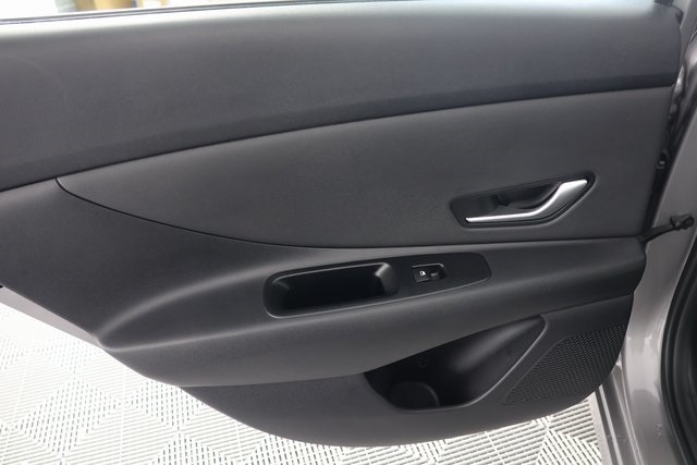 2023 Hyundai Elantra SEL photo 24