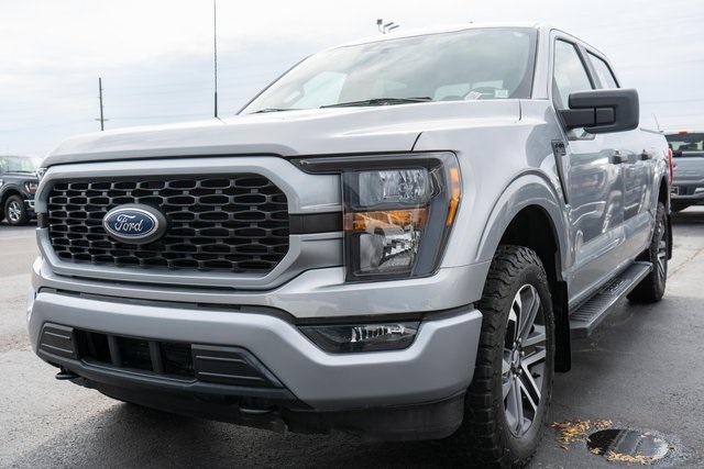 2023 Ford F-150 Lariat photo 2