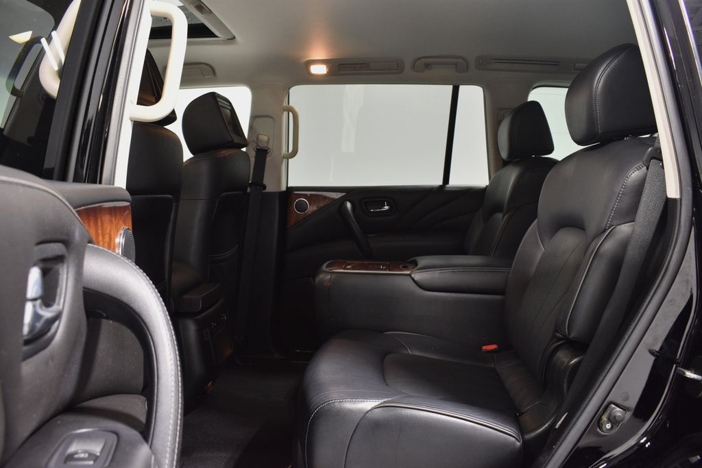 2017 Infiniti QX80 Base photo 27