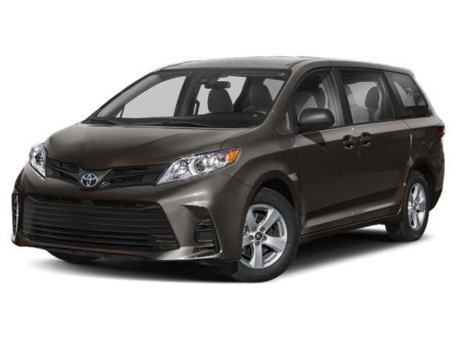 2019 Toyota Sienna LE's photo