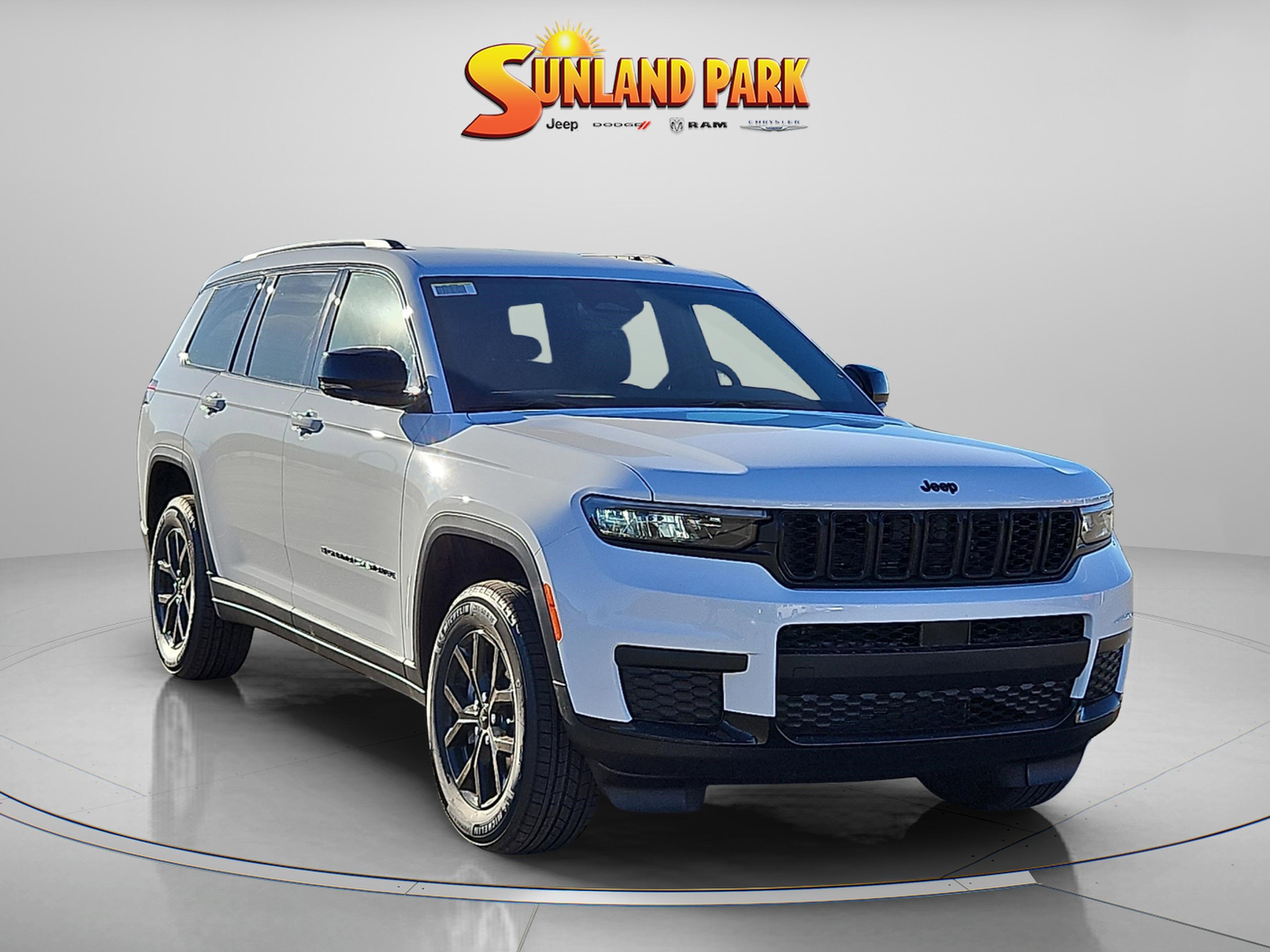 2025 Jeep Grand Cherokee L Altitude's photo