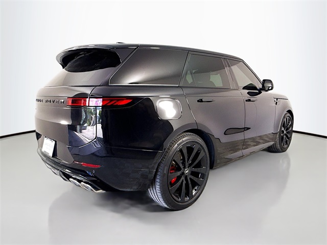 2025 Land Rover Range Rover Sport SE photo 4