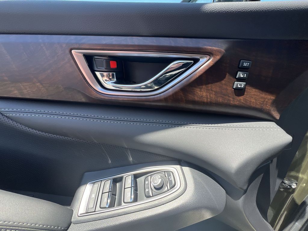 2025 Subaru Ascent Touring photo 22