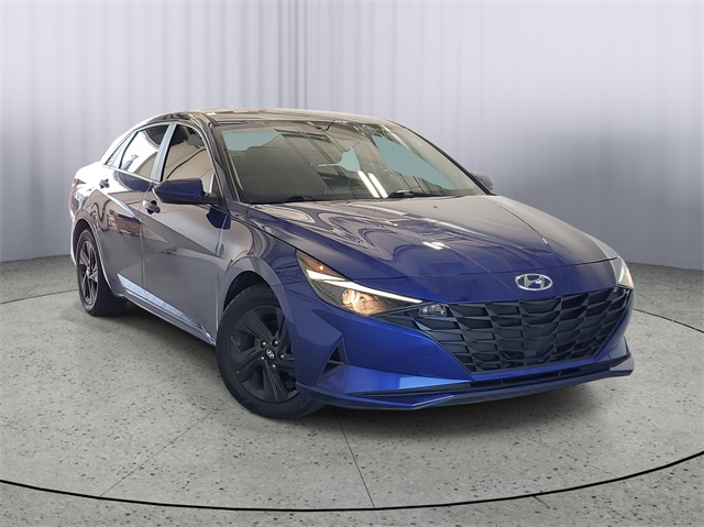 2021 Hyundai Elantra SEL photo 2