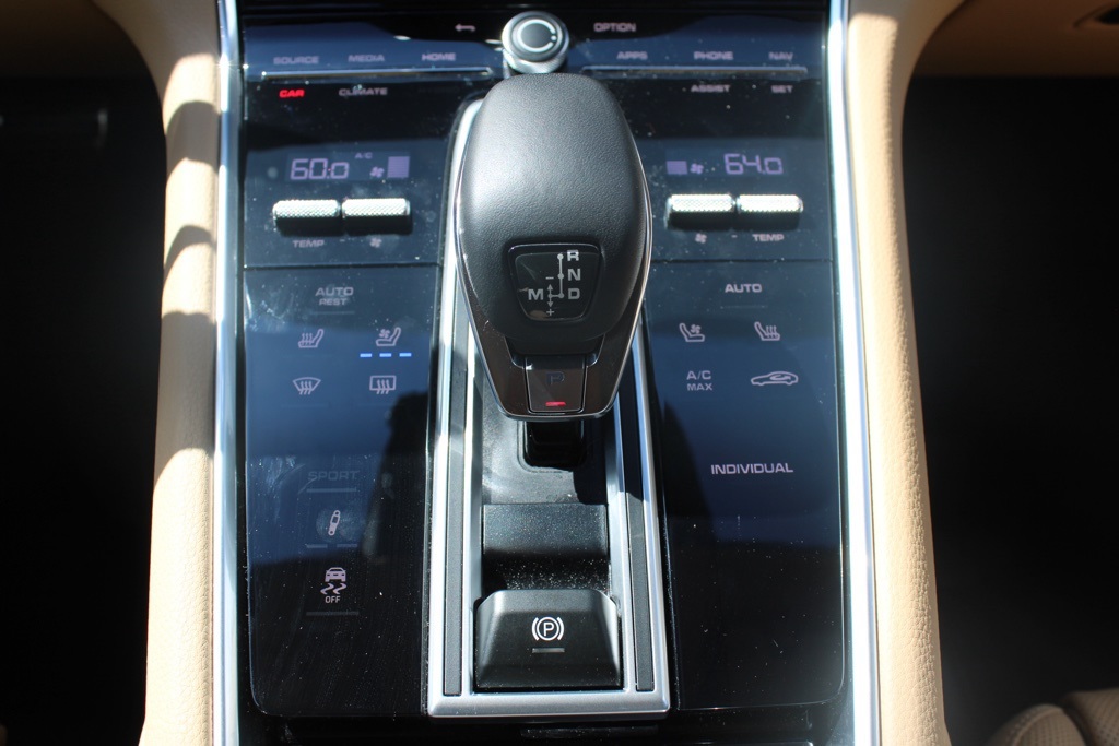 2023 Porsche Panamera E-Hybrid 4 photo 25