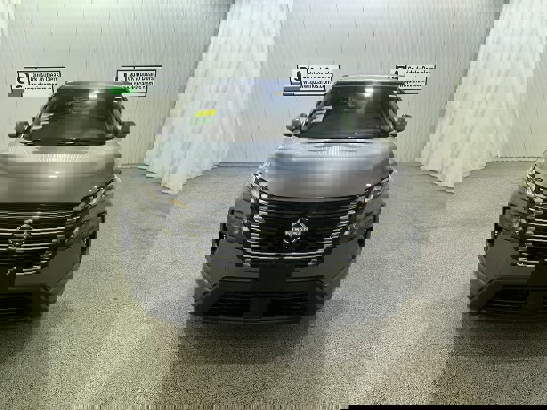 2026 Nissan Rogue SV photo 2