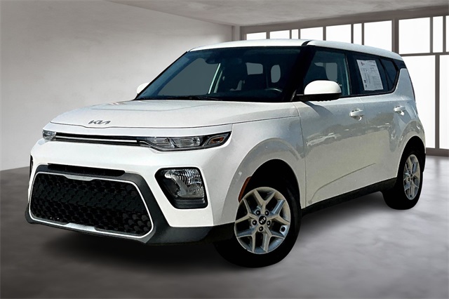 2022 Kia Soul LX photo 2