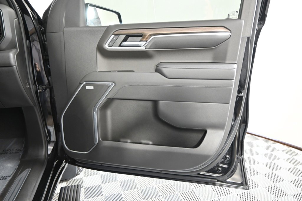 2022 Chevrolet Silverado 1500 RST photo 13
