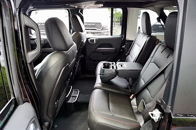 New 2025 Black Clear-Coat Exterior Paint Jeep Rubicon image 22