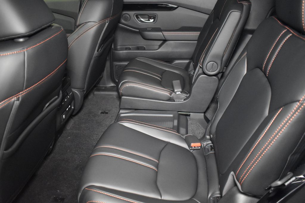 2025 Honda Pilot TrailSport photo 23