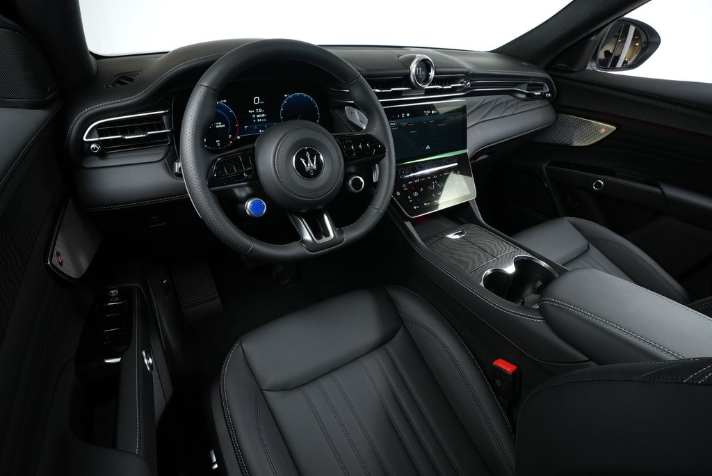 2025 Maserati Grecale photo 12