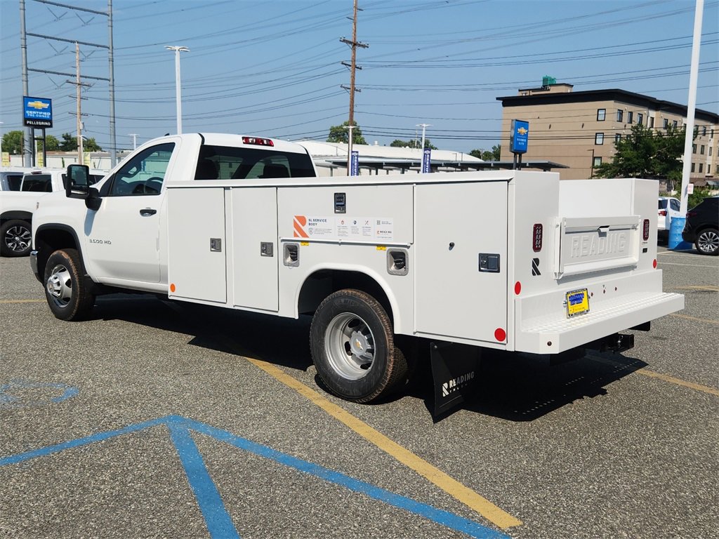 2025 Chevrolet Silverado 3500HD Work Truck photo 2