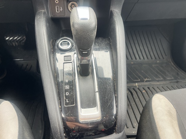 2021 Nissan Versa 1.6 SV photo 22