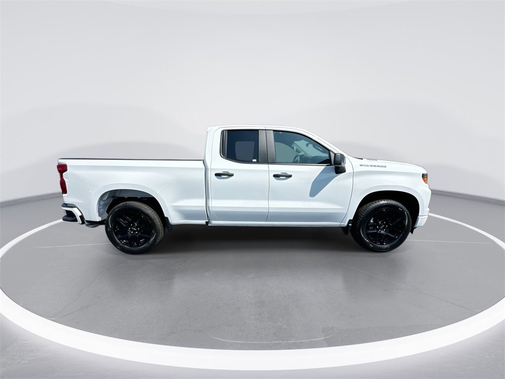 2025 Chevrolet Silverado 1500 Custom photo 9