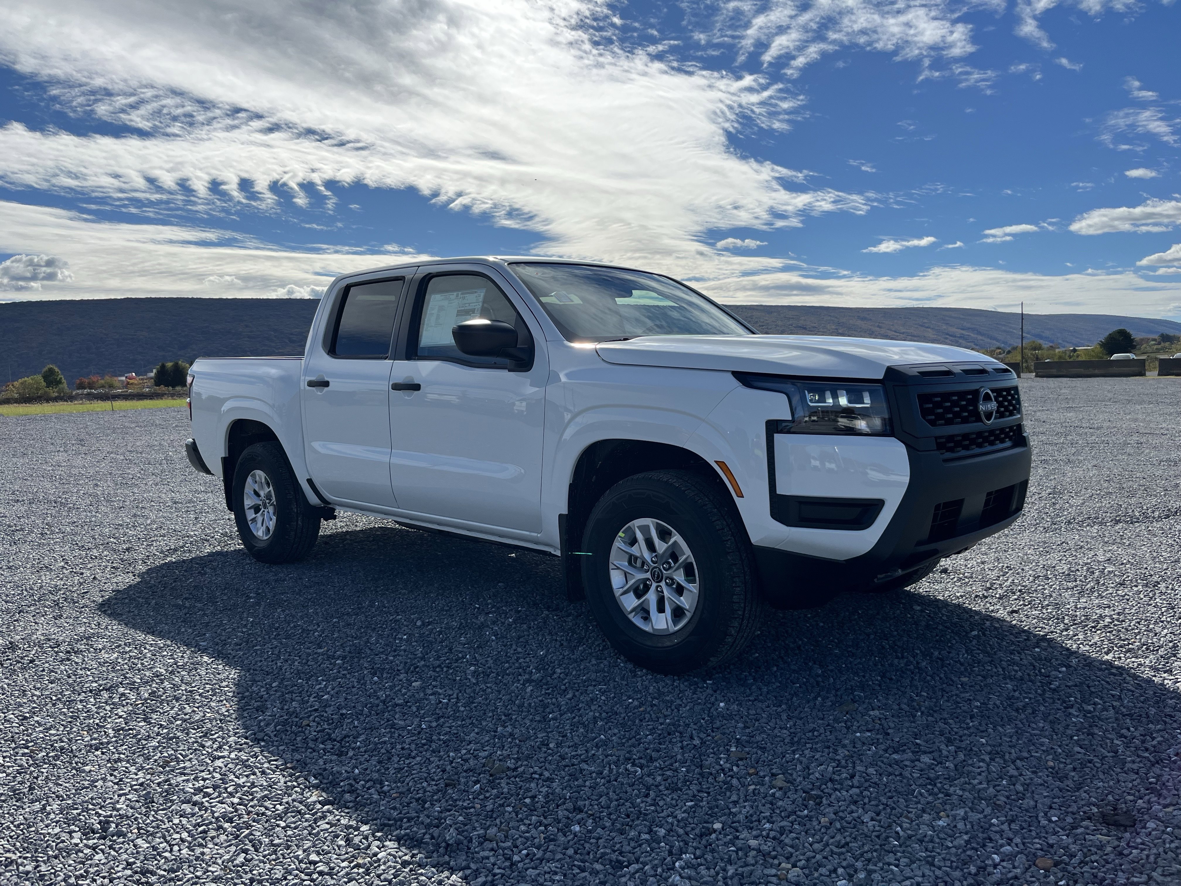 2026 Nissan Frontier S's photo