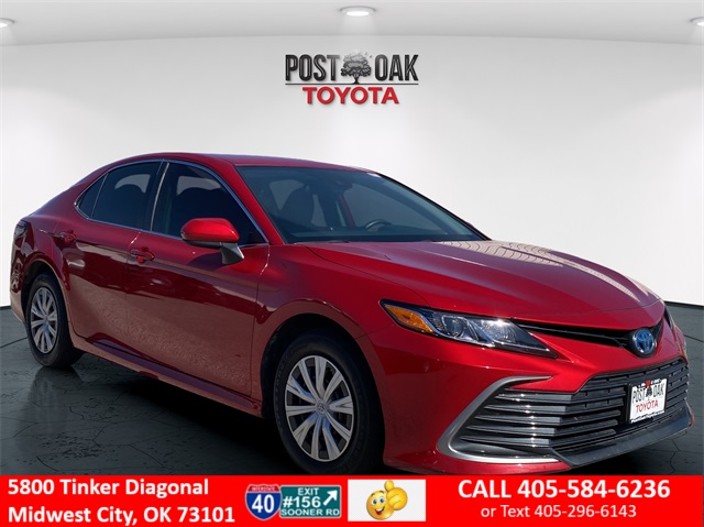 2024 Toyota Camry LE's photo