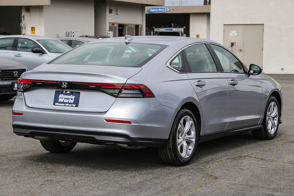 2025 Honda Accord LX photo 7