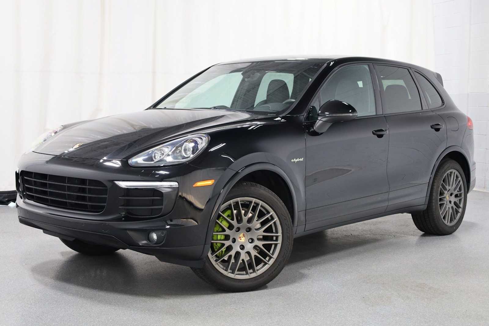 2017 Porsche Cayenne S E-Hybrid's photo