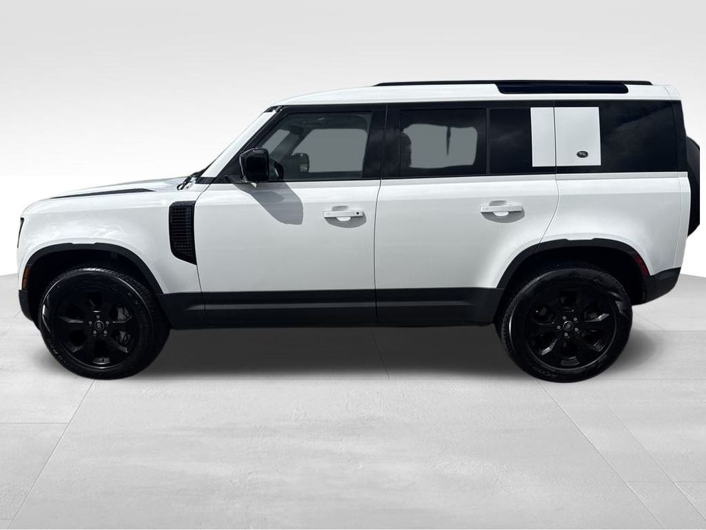 2023 Land Rover Defender 110 SE photo 2