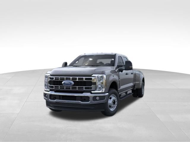 2026 Ford F-350 XLT photo 2