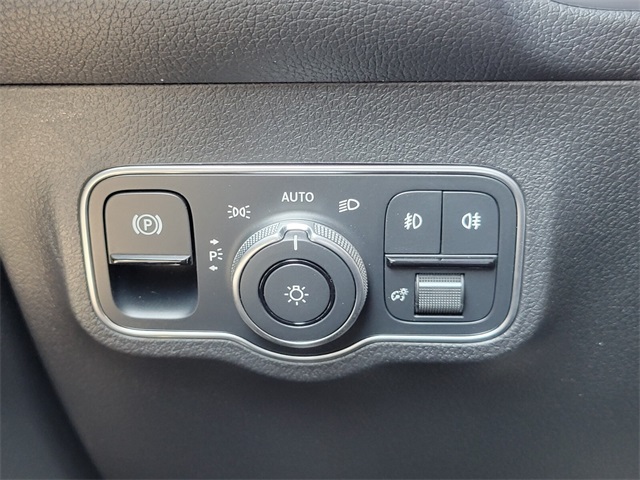 2025 Mercedes Benz GLB 250 4MATIC photo 23