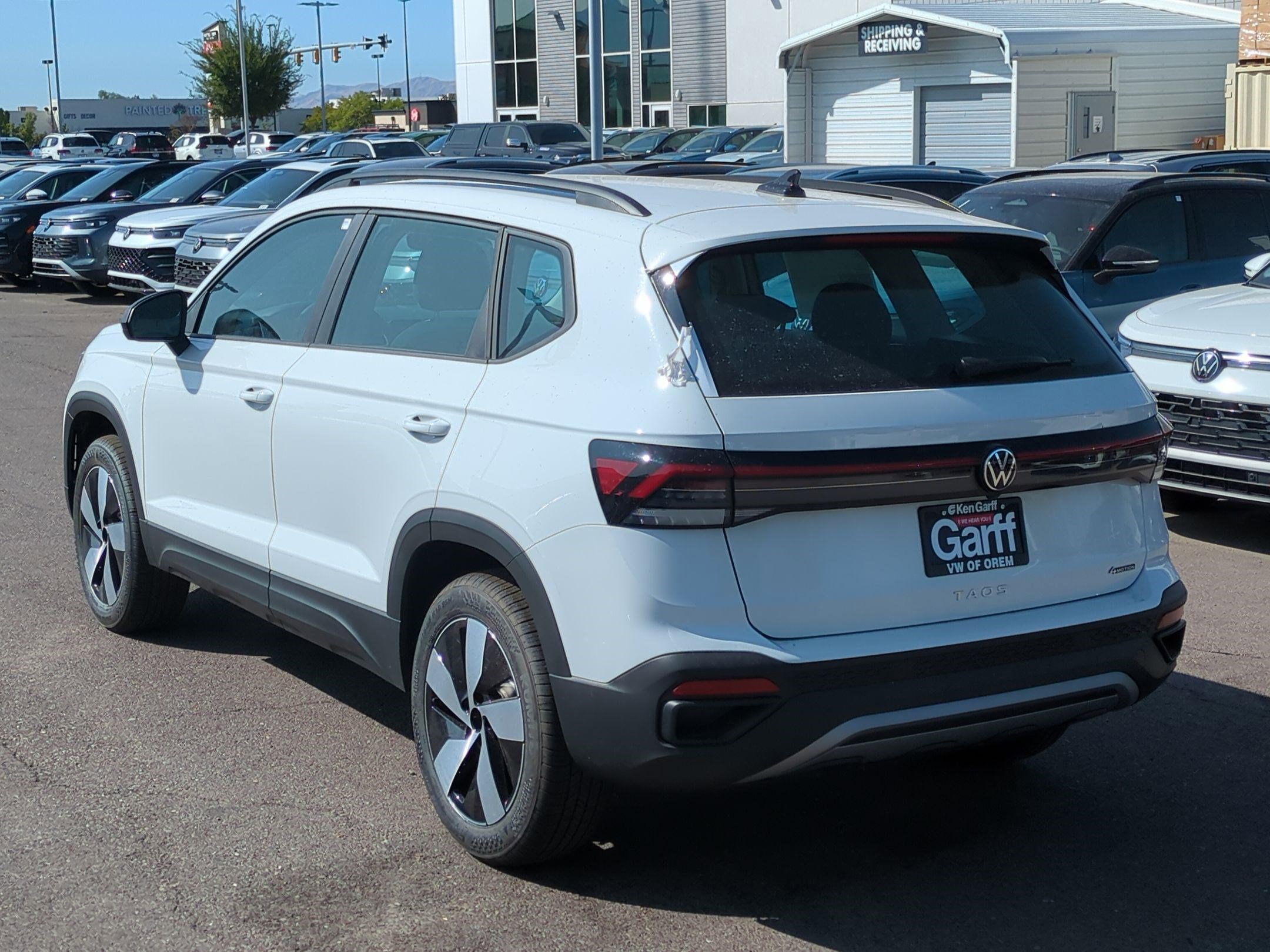 2025 Volkswagen Taos S photo 4