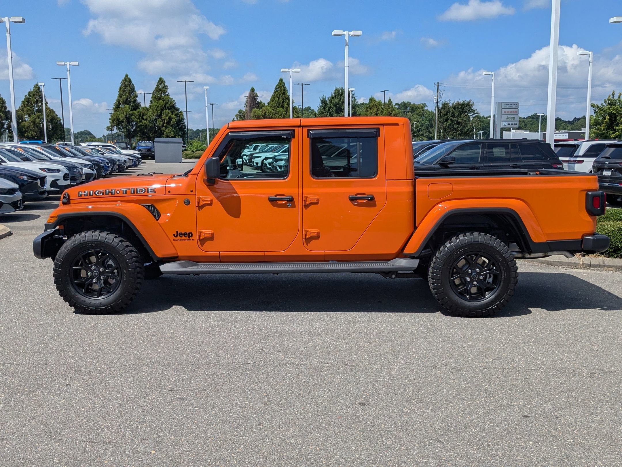 2025 Jeep Gladiator Sport photo 8