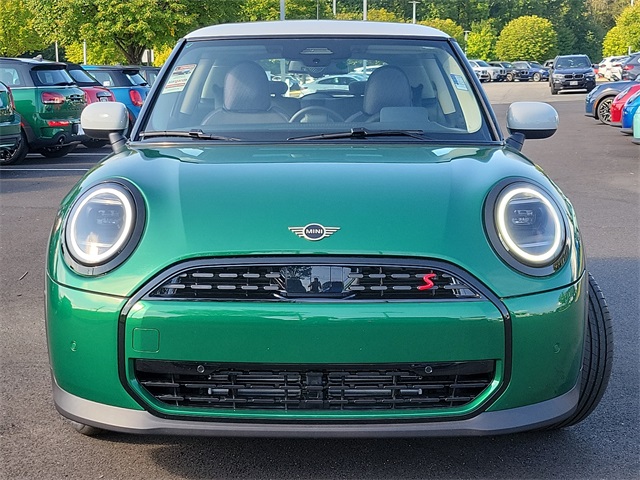 2025 Mini Cooper 2 Door Hardtop Signature photo 2