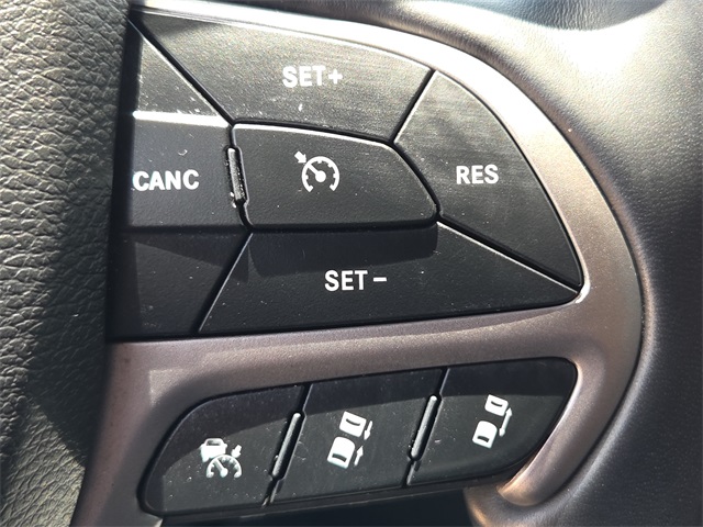 2021 Jeep Grand Cherokee Anniversary Edition photo 21
