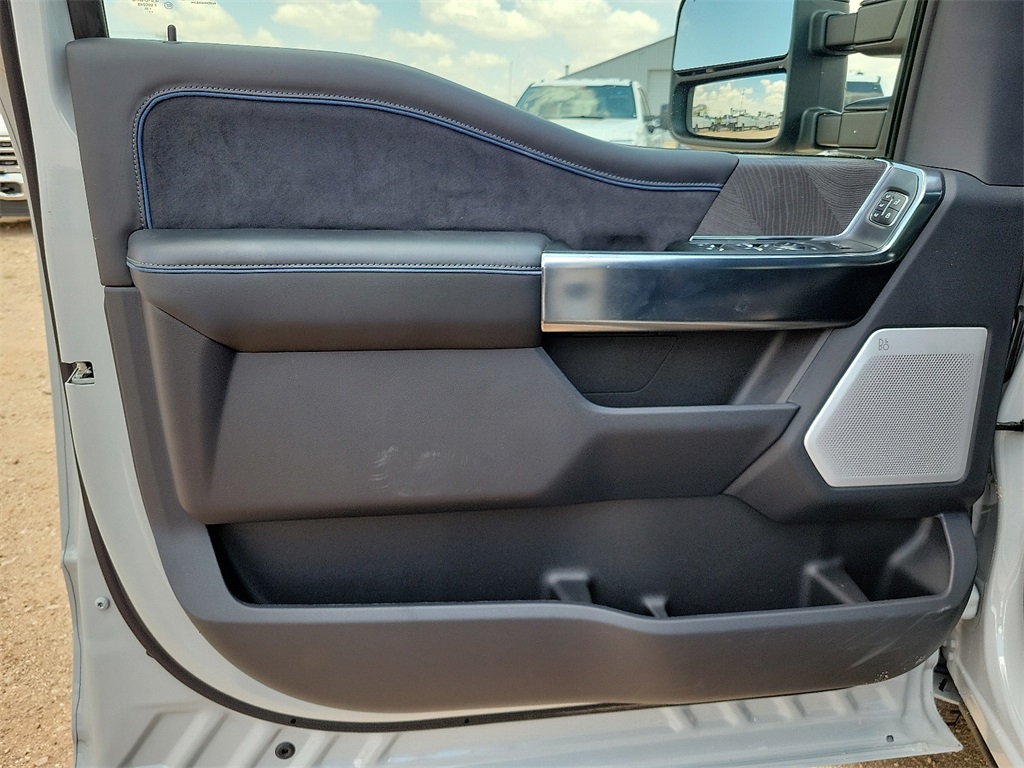 2025 Ford F-250 photo 18