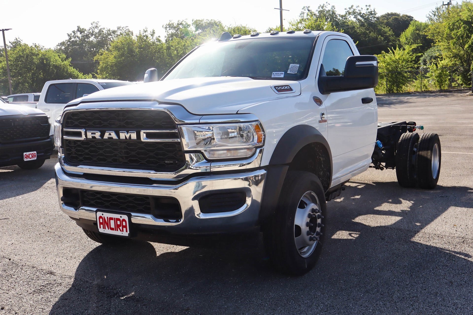 2024 Ram 5500 Tradesman photo 3