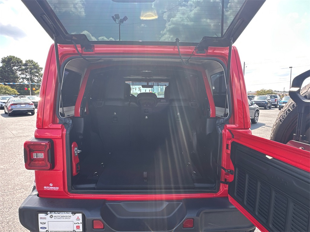 2018 Jeep Wrangler Unlimited Sahara photo 14