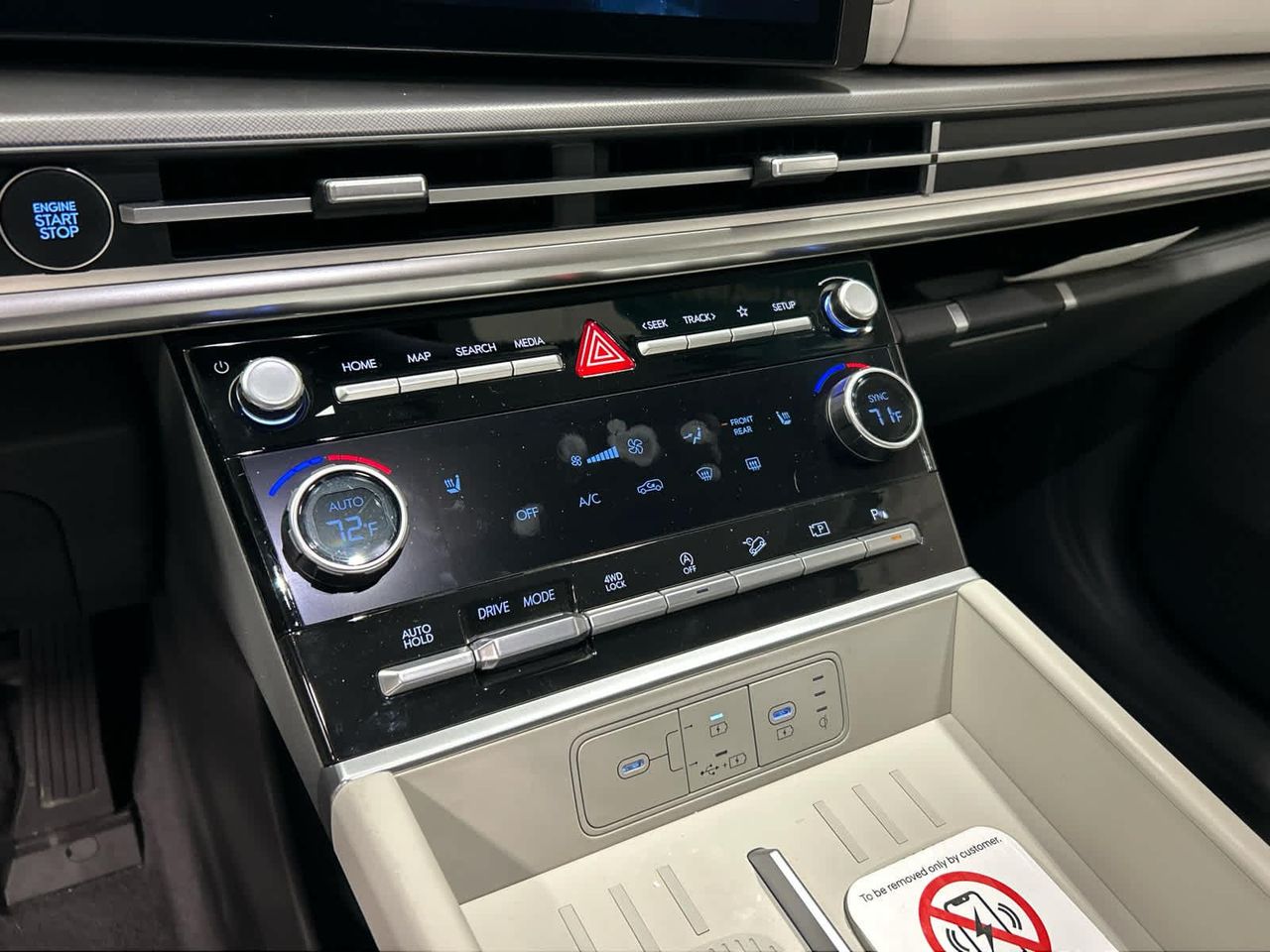 2025 Hyundai Santa Fe SEL photo 40