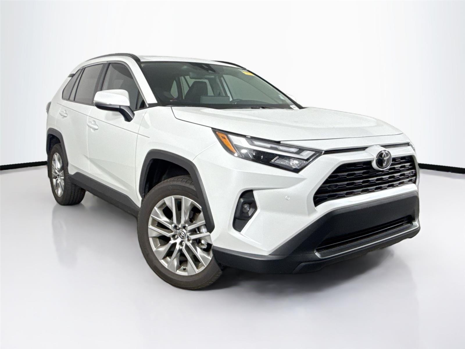 2024 Toyota RAV4 XLE Premium photo 4