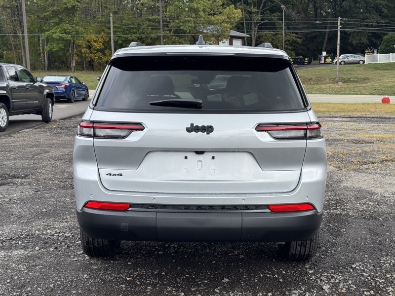 2025 Jeep Grand Cherokee Altitude X photo 3