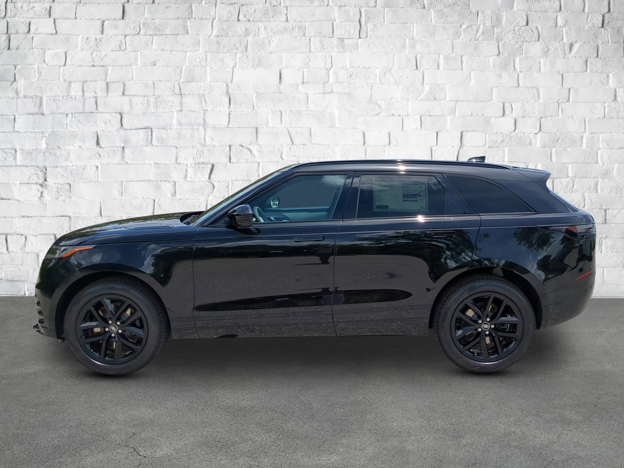 2026 Land Rover Range Rover Velar SE photo 2