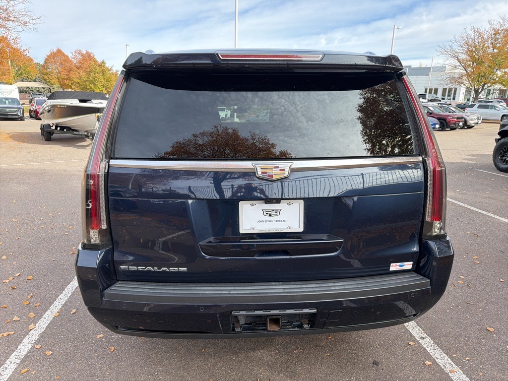 2018 Cadillac Escalade ESV Platinum photo 4