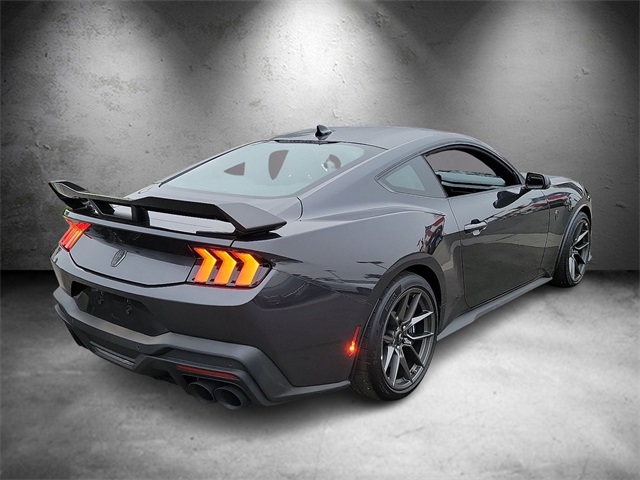 2024 Ford Mustang Dark Horse photo 4